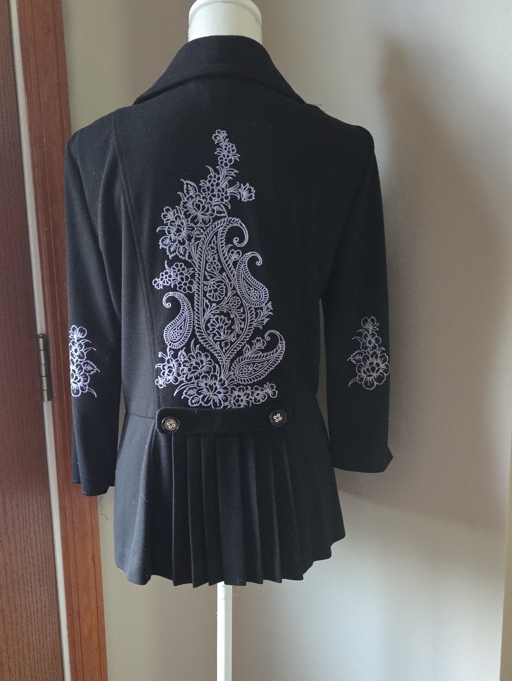 Joseph Ribkoff Jacket - Picture 4 of 8